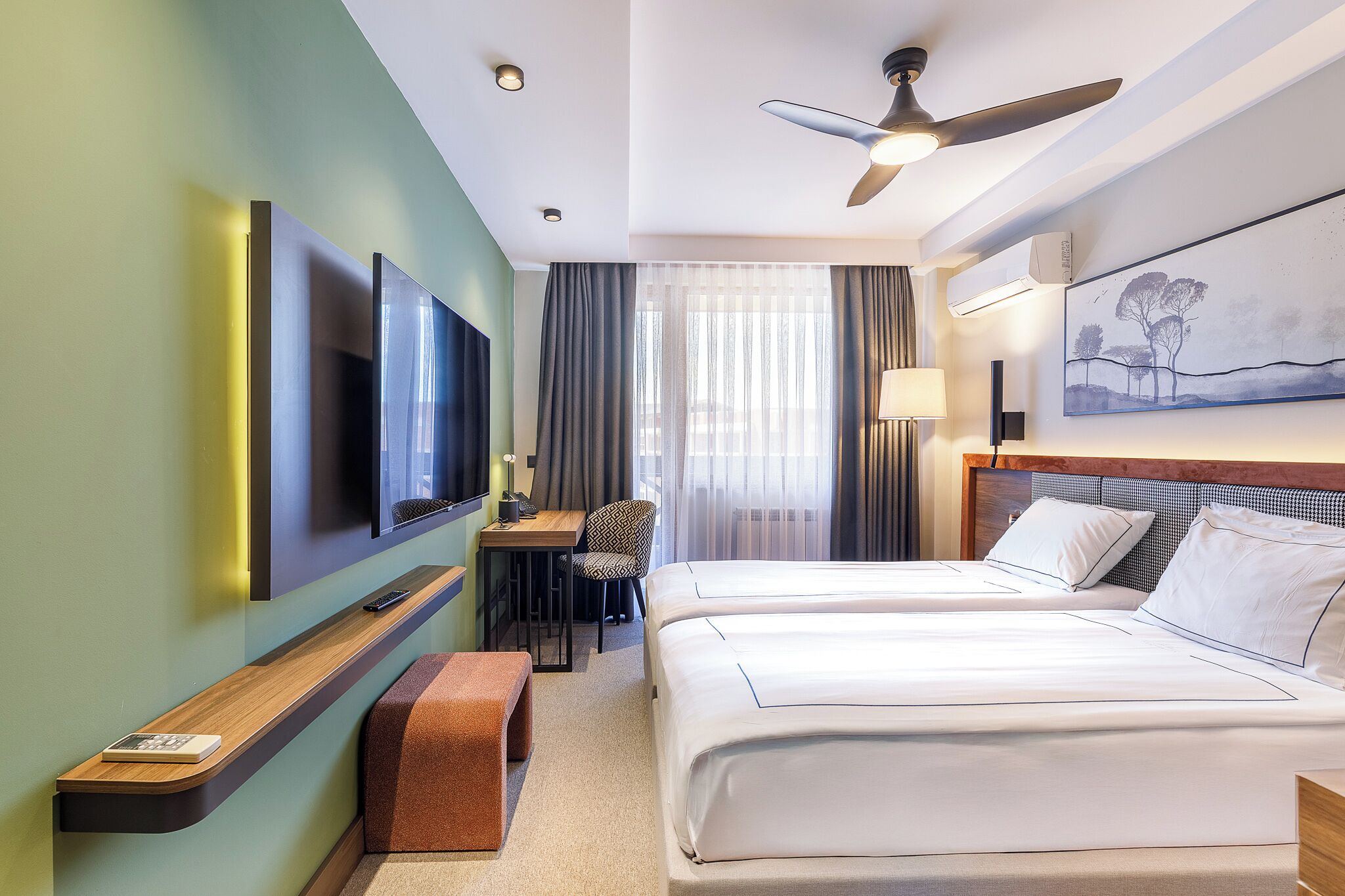 小型套房 | 办公桌、遮光窗帘、隔音、免费 WiFi