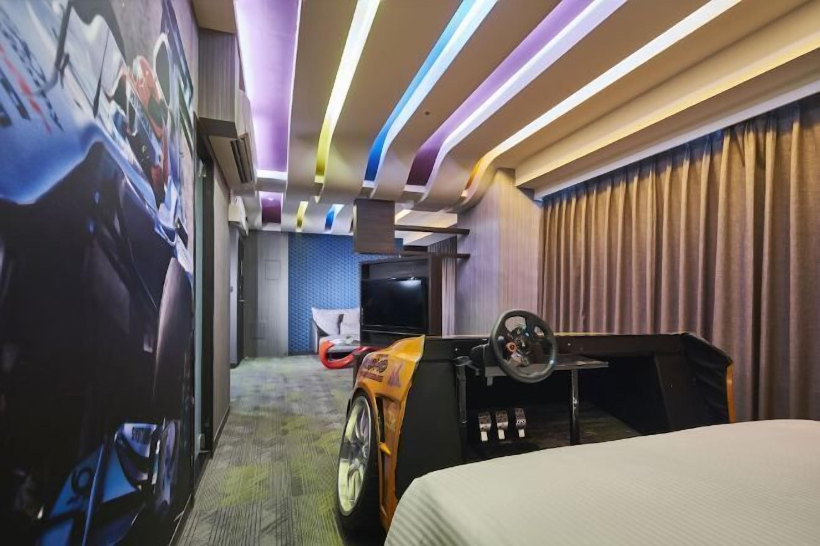 In-room safe, desk, soundproofing, free WiFi