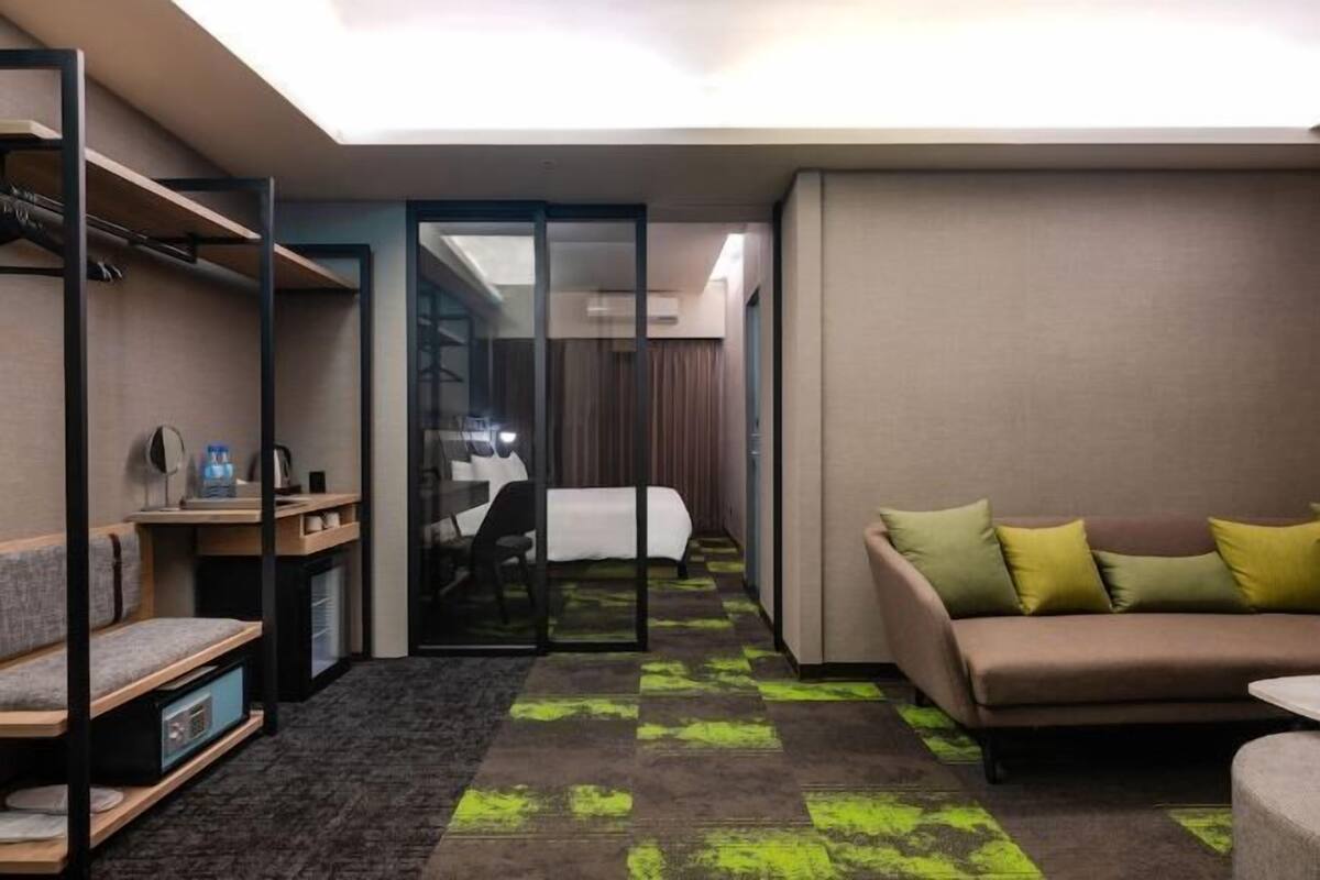 1 chambre, coffre-fort, bureau, systĂšme dâinsonorisation