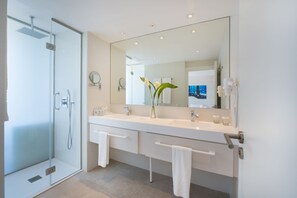 Shower, eco-friendly toiletries, hair dryer, towels - Iberostar Selection Santa Eulalia Ibiza - Adults-Only (Santa Eulalia del Rio)
