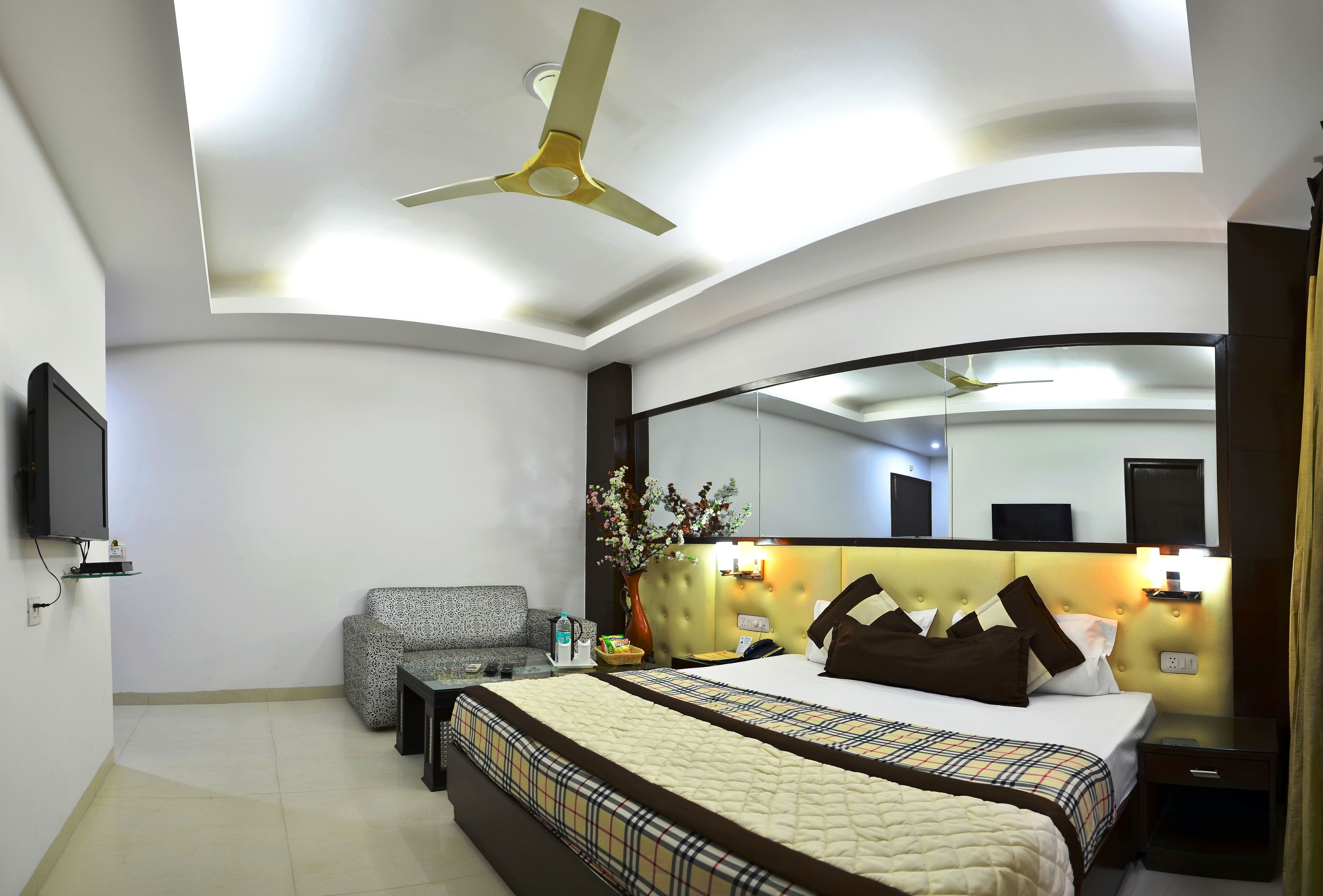 Classic Room | Premium bedding, Select Comfort beds, minibar, in-room safe