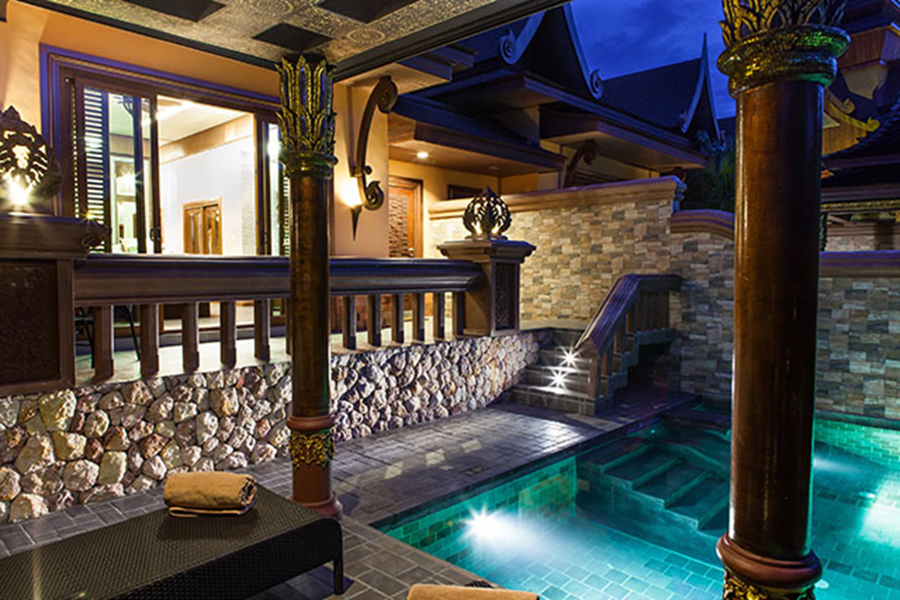 Villa, piscine privée, au bord de la plage | Terrasse/patio