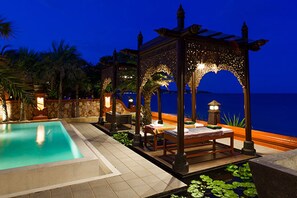 Biệt thự, nhiều giường, hồ bơi riêng, sát bãi biển | Hiên