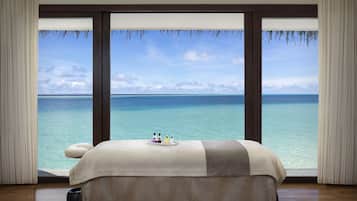 Couples treatment rooms, sauna, hot tub, steam room, body treatments