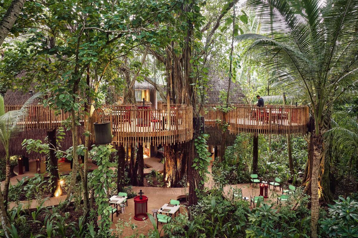 8 restaurants, breakfast, lunch, dinner served; mediterranean cuisine