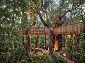 8 restaurants, breakfast, lunch, dinner served; Mediterranean cuisine - Niyama Private Islands Maldives (Embudhufushi)