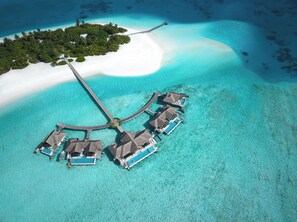 Premium bedding, down duvets, memory-foam beds, minibar - Niyama Private Islands Maldives (Embudhufushi)