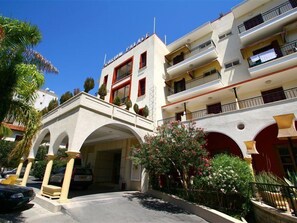 Exterior - Curium Palace Hotel (Limassol)