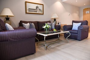 Executive Suite | Living area