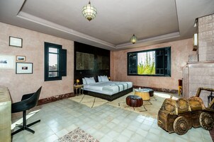 Suite Senior | Biancheria da letto di alta qualità, una cassaforte in camera