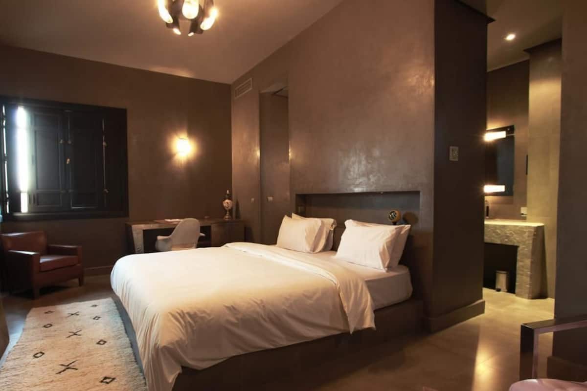 Literie de qualité supérieure, coffres-forts dans les chambres, bureau