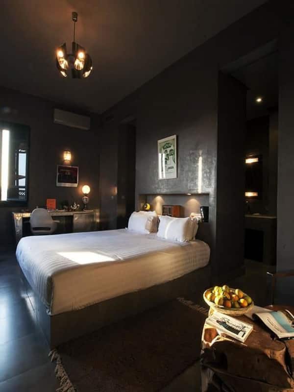 2 bedrooms, premium bedding, in-room safe, desk