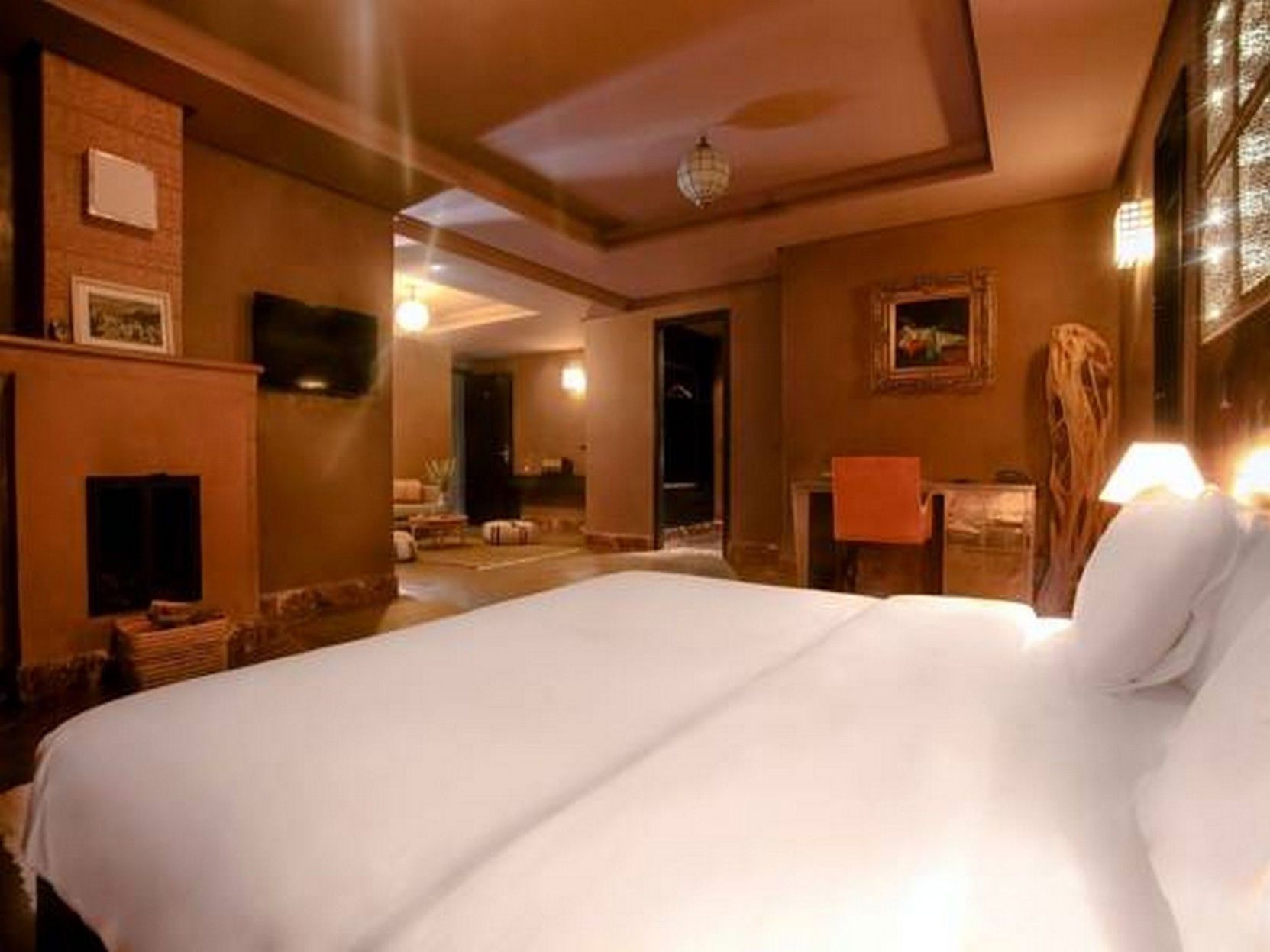 Literie de qualité supérieure, coffres-forts dans les chambres, bureau