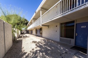 Exterior - Motel 6 Uvalde, TX (Uvalde)