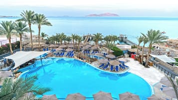 5 outdoor pools, sun loungers