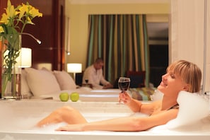 Deluxe Room, Sea View | Egyptian cotton sheets, minibar, in-room safe, desk - Xperience Sea Breeze Resort (Sharm El Sheikh)