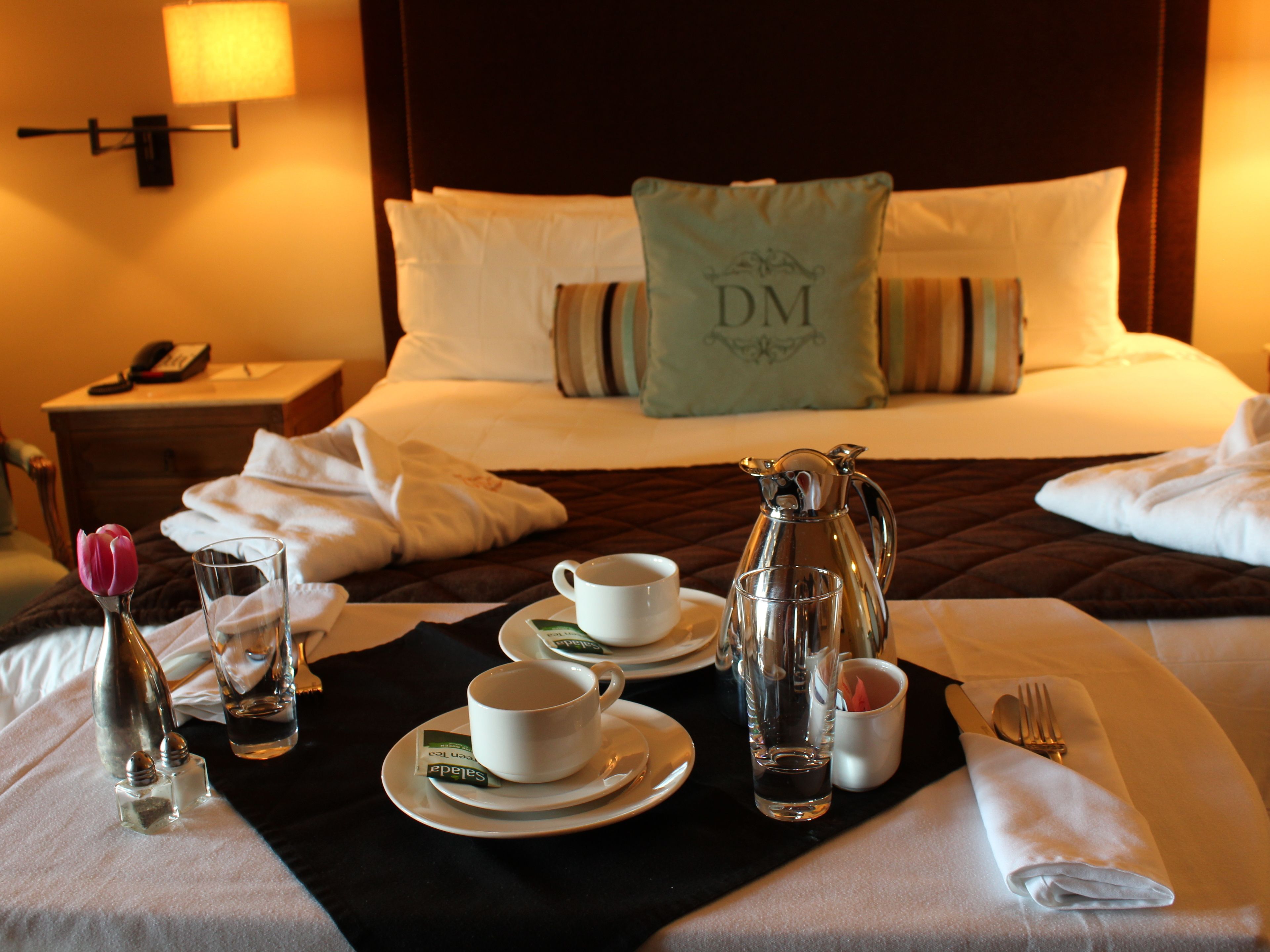 lunch, dinner, brunch served; american cuisine