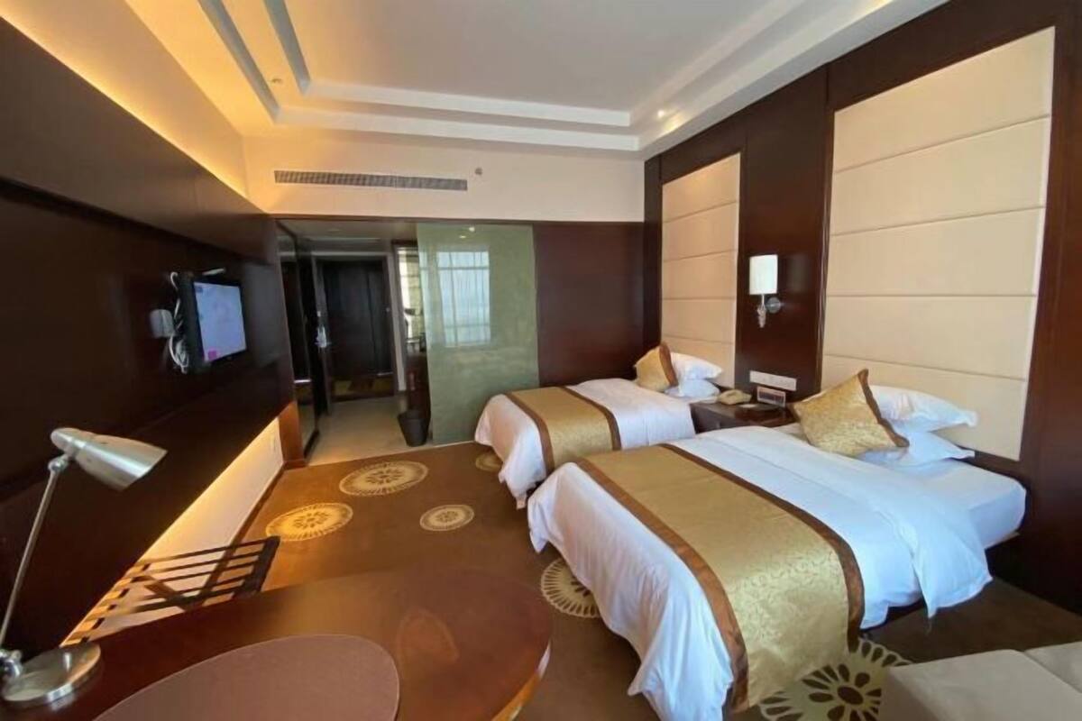 In-room safe, desk, iron/ironing board, free wired internet