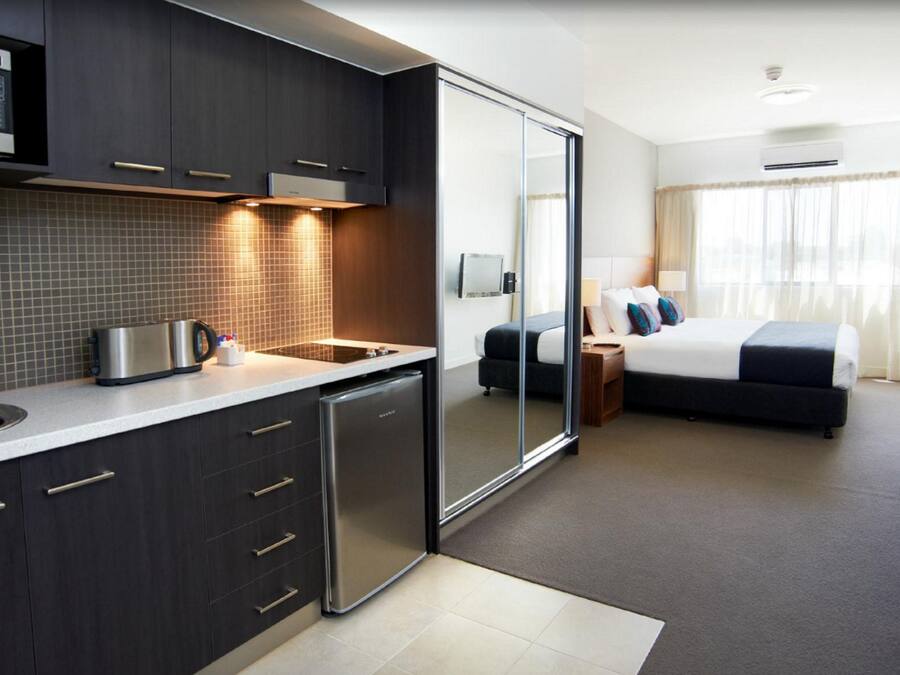 Studio Tiêu chuẩn, không hút thuốc, bếp (Studio Apartment) | Bếp riêng | Tủ lạnh, lò vi sóng, bếp nấu, dụng cụ pha cà phê/trà