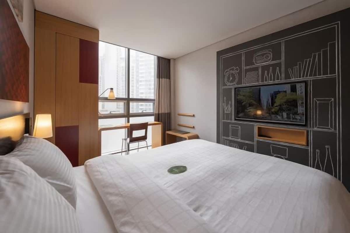 In-room safe, desk, laptop workspace, blackout drapes
