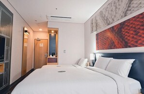 In-room safe, desk, laptop workspace, blackout drapes