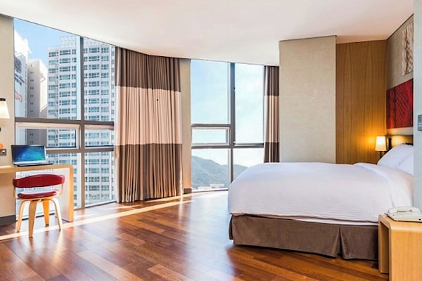 Coffres-forts dans les chambres, bureau