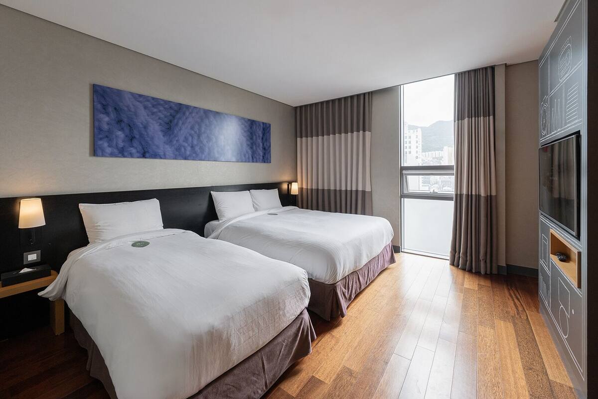 In-room safe, desk, laptop workspace, blackout drapes