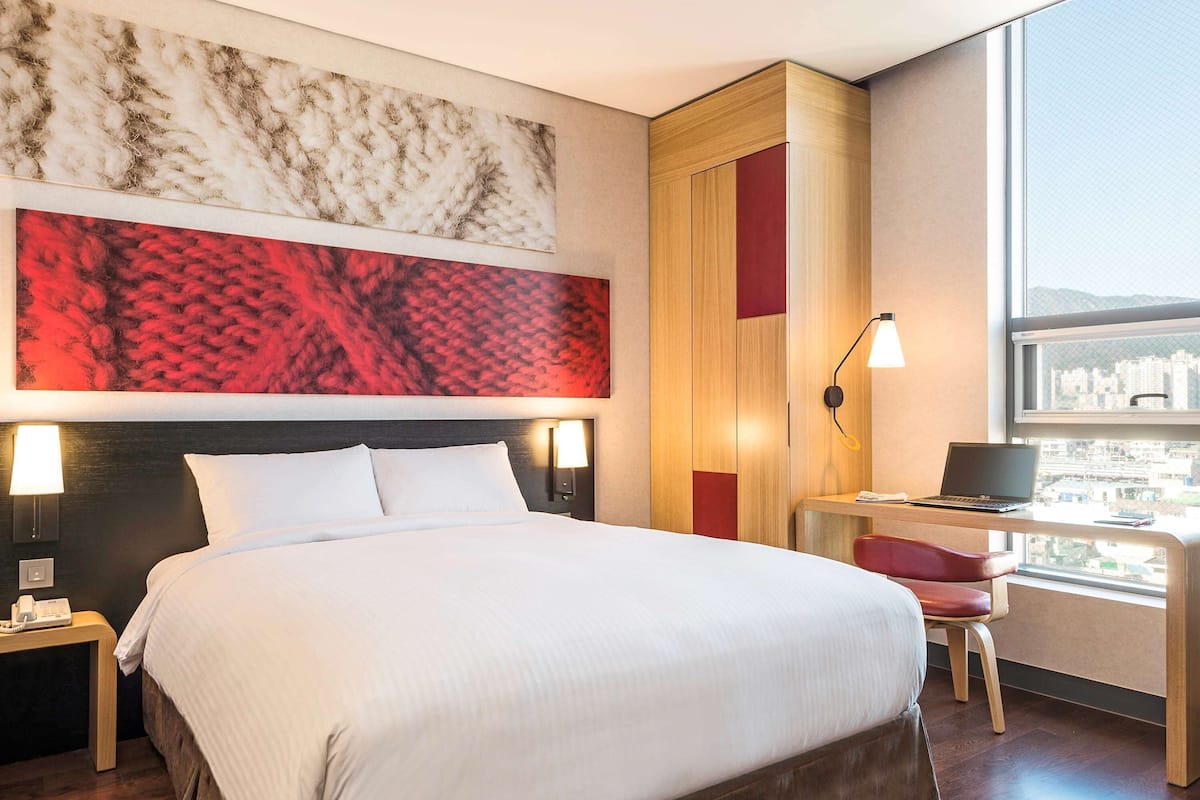 In-room safe, desk, laptop workspace, blackout drapes
