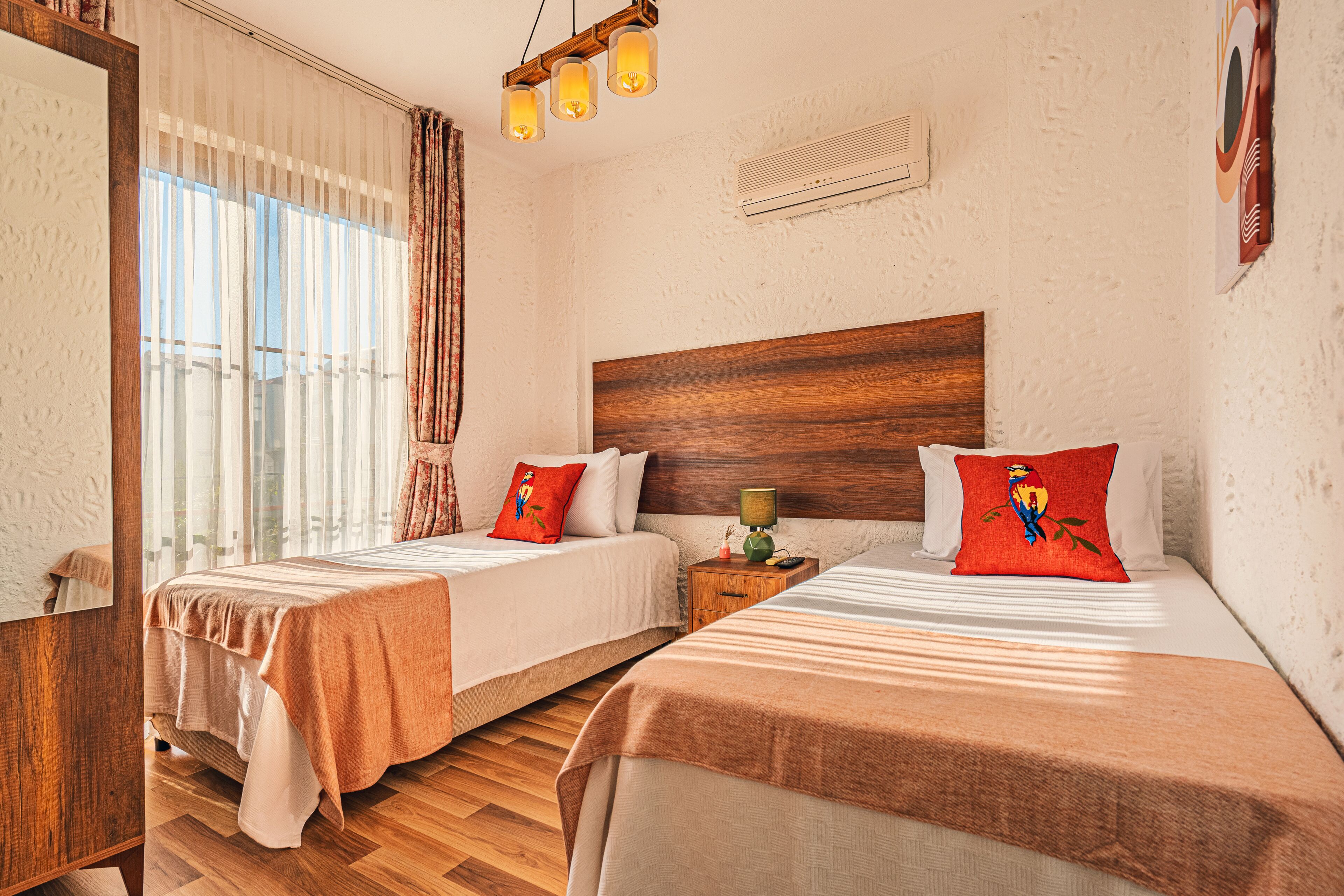 Quarto duplo standard | Wi-Fi de cortesia, roupa de cama