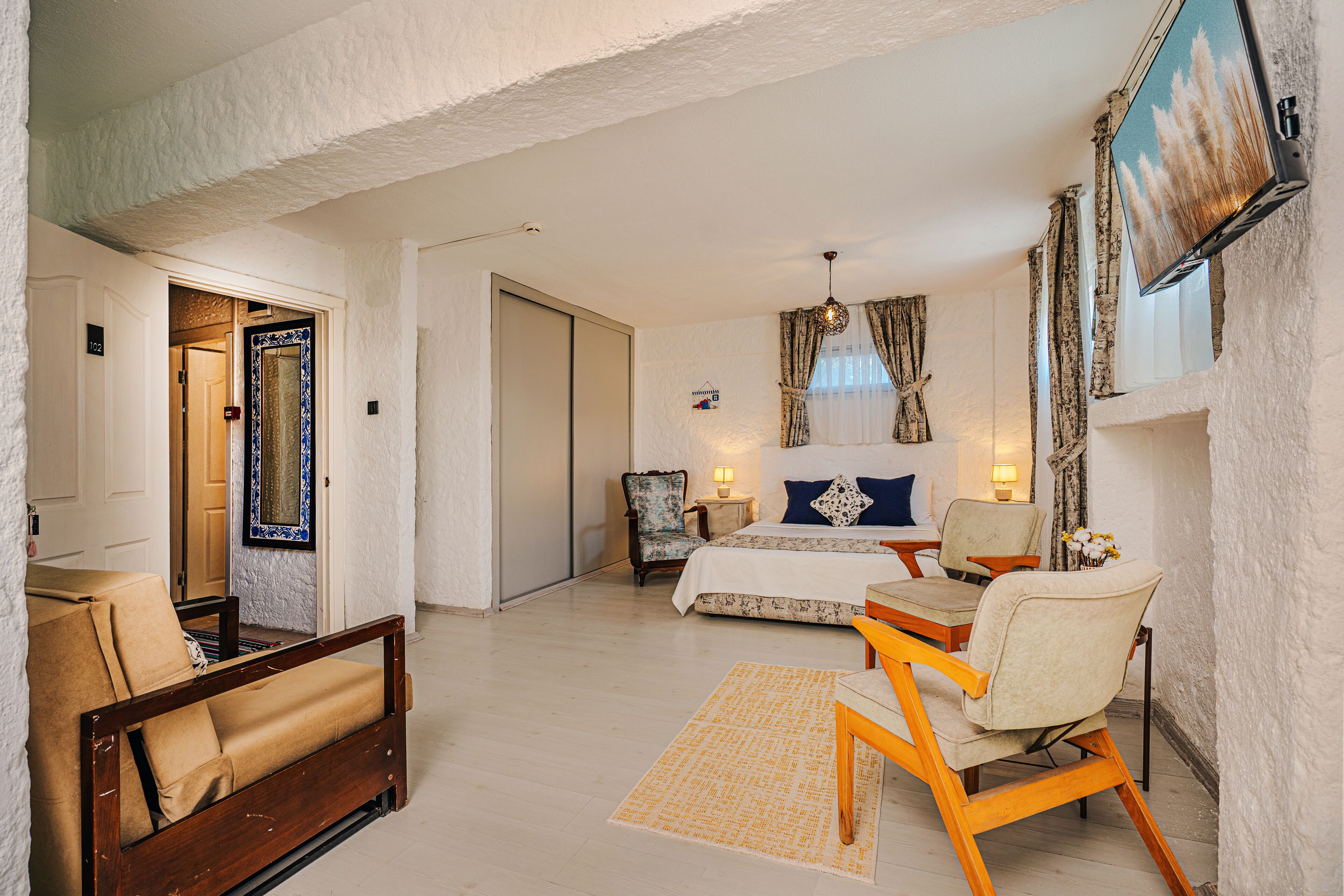 Family Room (3-4 people) Minus 1st Floor