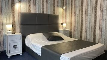 Chambre Double Supérieure | Bureau, chambres insonorisées, Wi-Fi gratuit, draps fournis