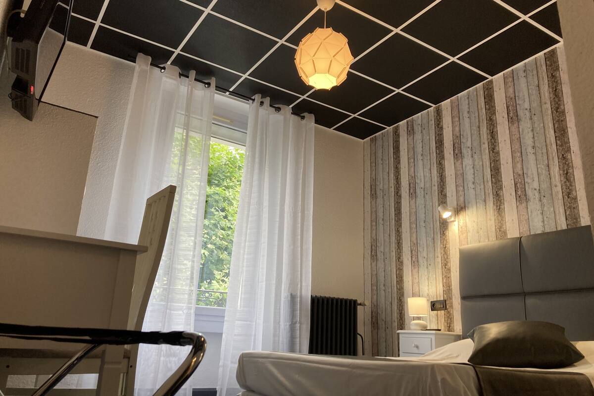 superior double room | 1 bedroom, desk, soundproofing, free wifi