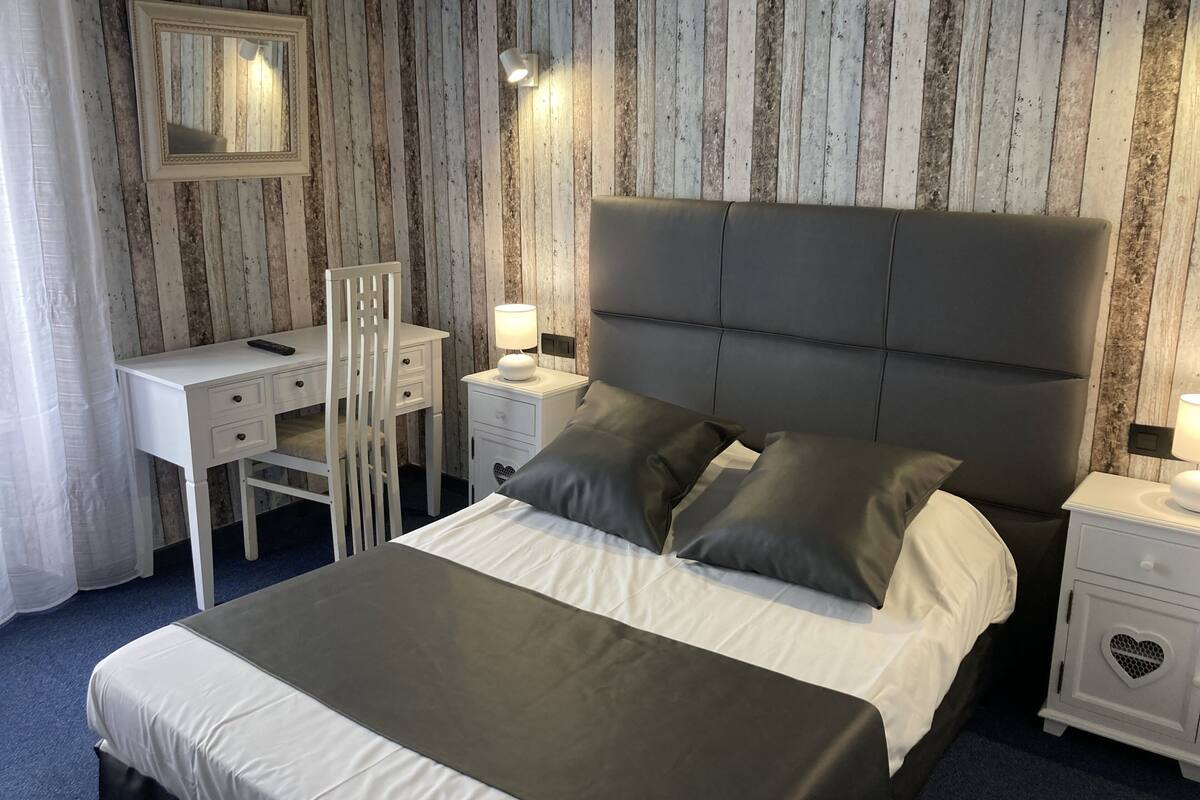 superior double room | 1 bedroom, desk, soundproofing, free wifi