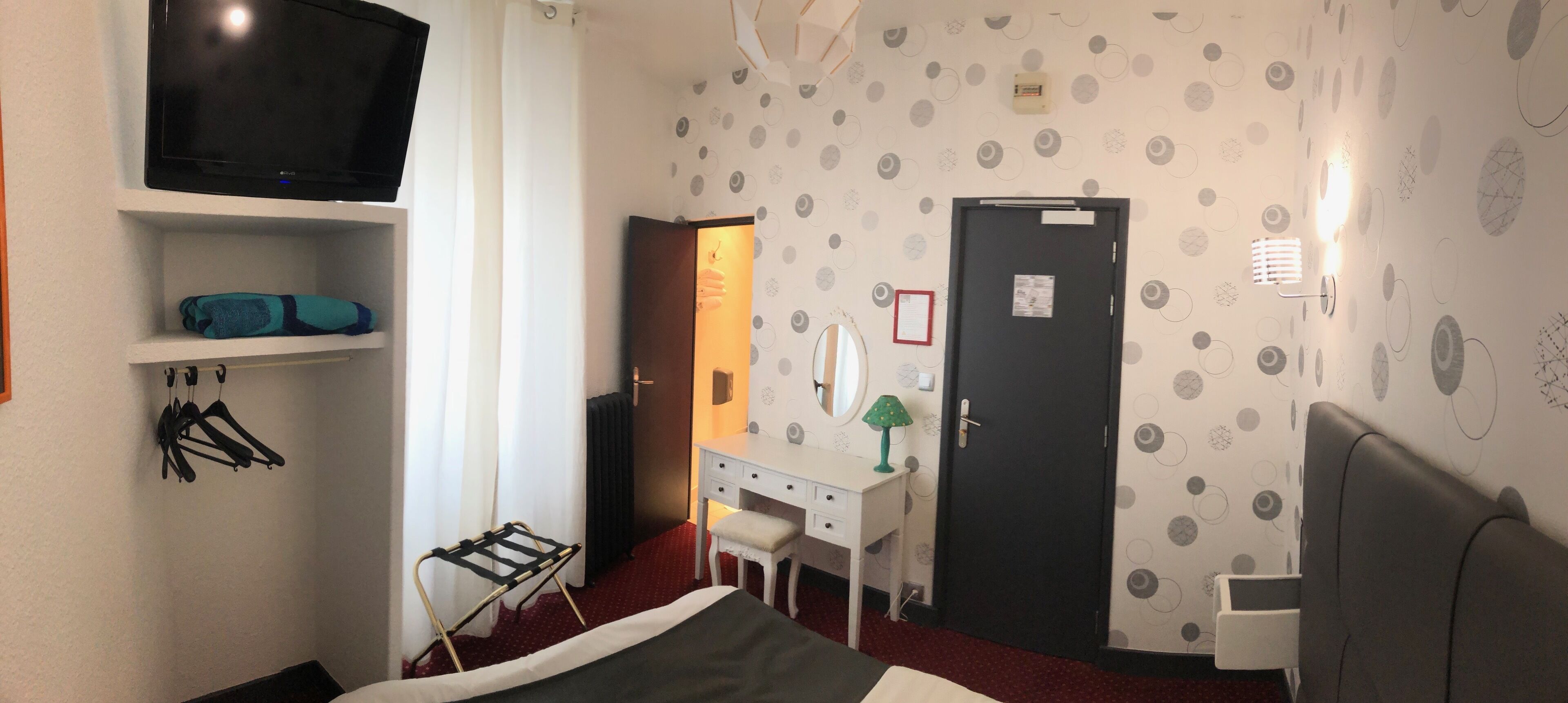 double room with shower | 1 bedroom, desk, soundproofing, free wifi