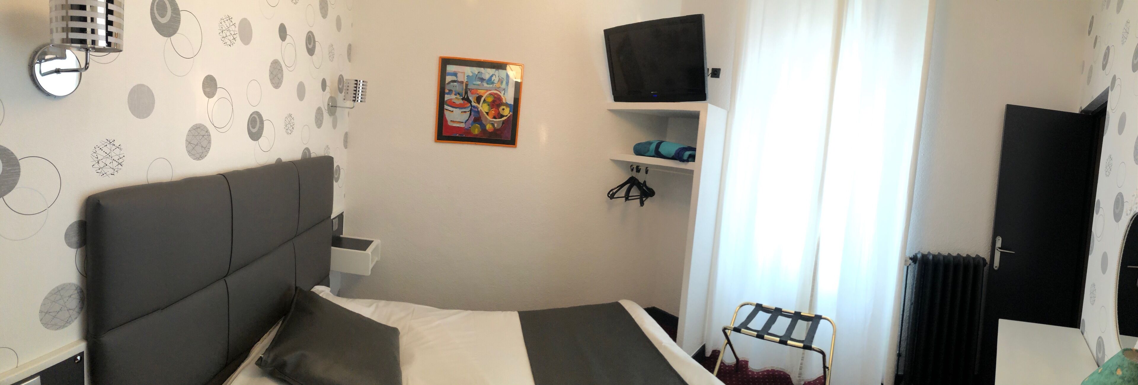double room with shower | 1 bedroom, desk, soundproofing, free wifi