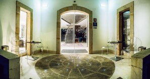 Interior entrance - Hotel Granda (Parres)