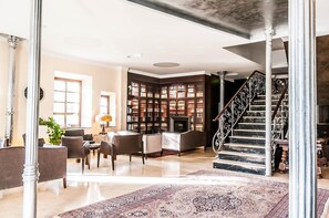 Lobby - Hotel Granda (Parres)