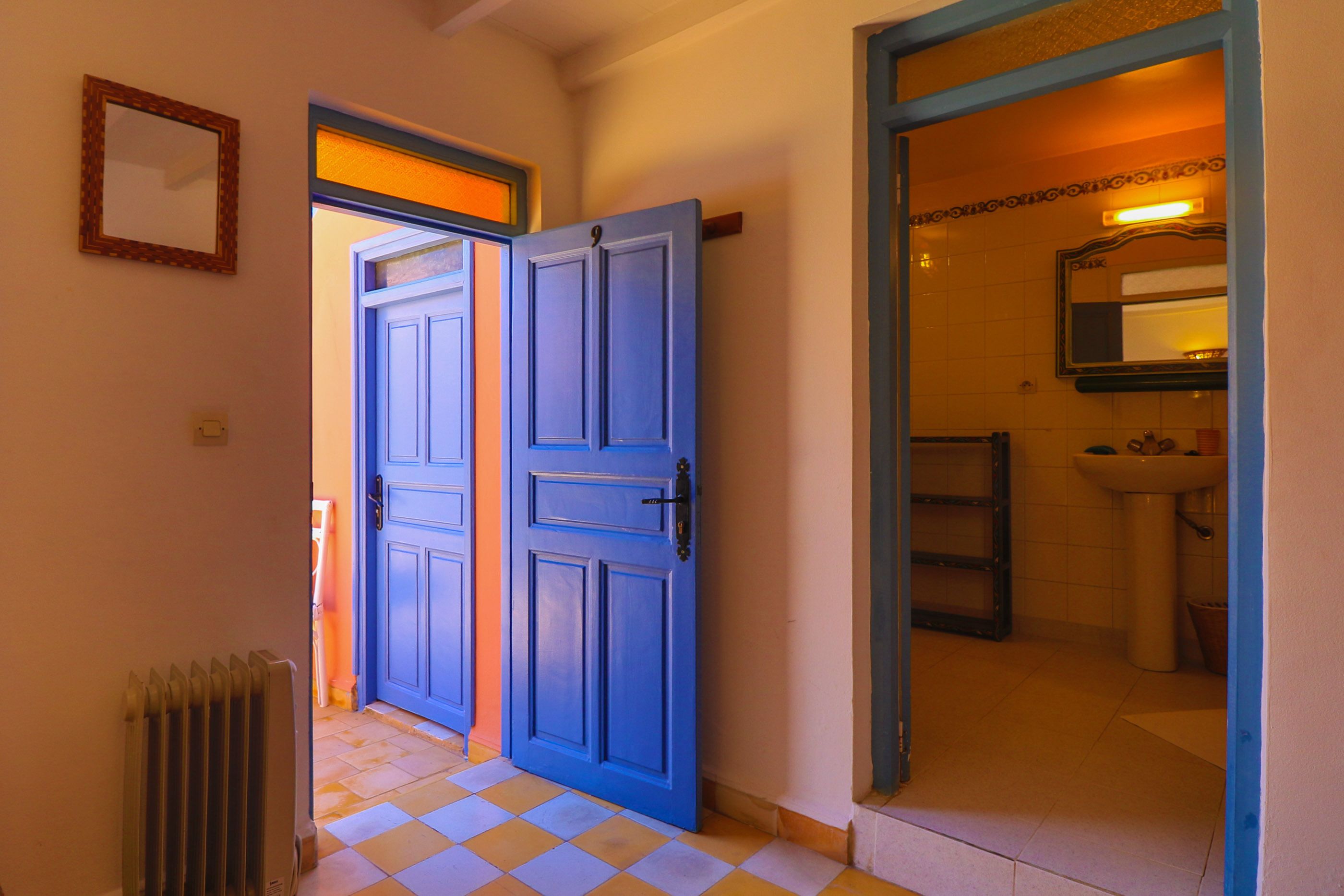 comfort twin room, ensuite | bathroom | shower, free toiletries, hair dryer, towels