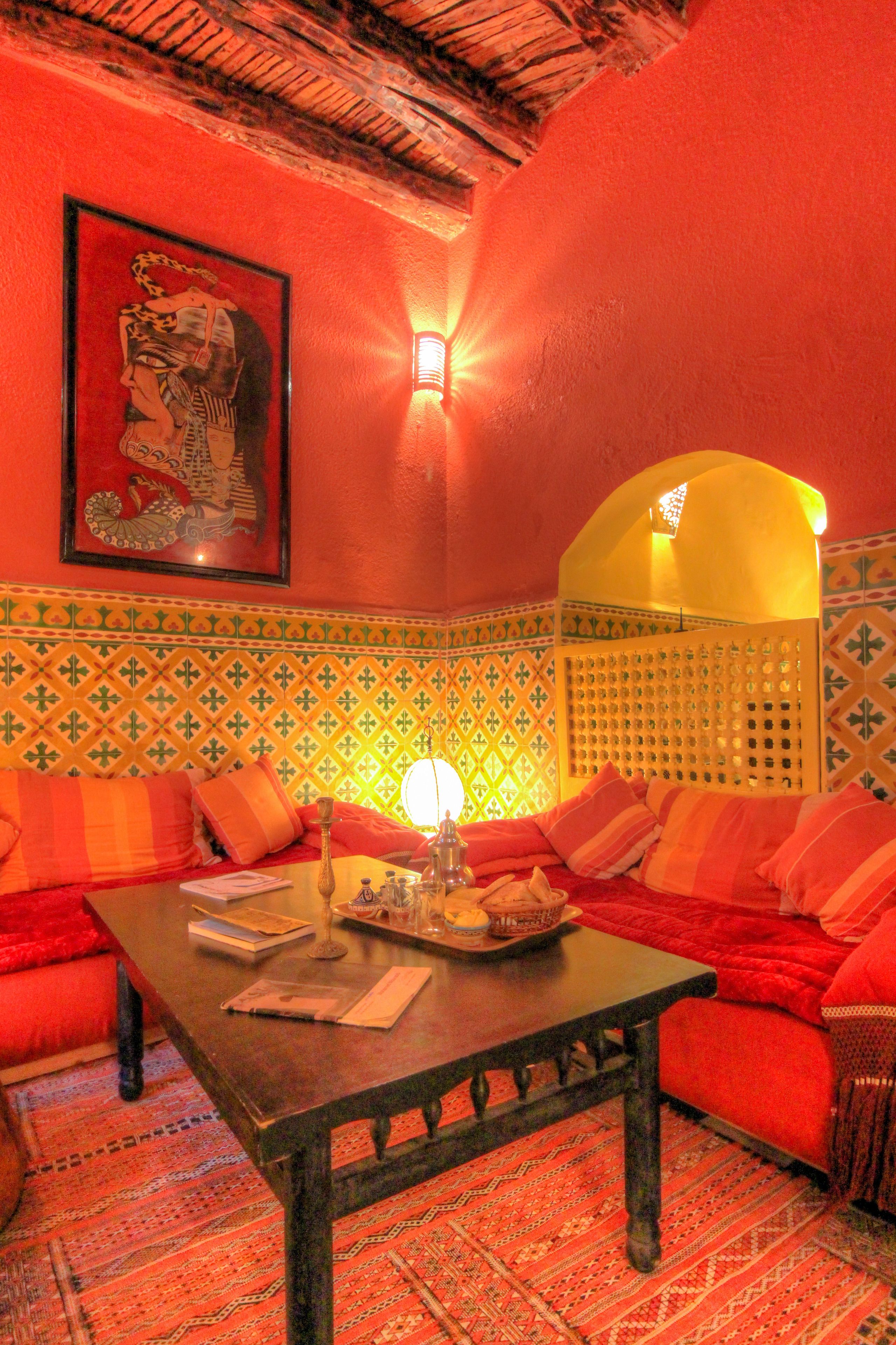 20 restaurants, breakfast served