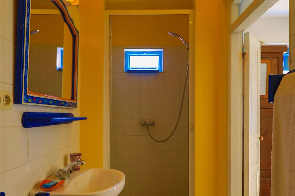 comfort double room, ensuite | bathroom | shower, free toiletries, hair dryer, towels