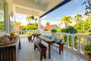 Breakfast, lunch, dinner served; pool views - Hosteria Mar y Sol (San Andrés)