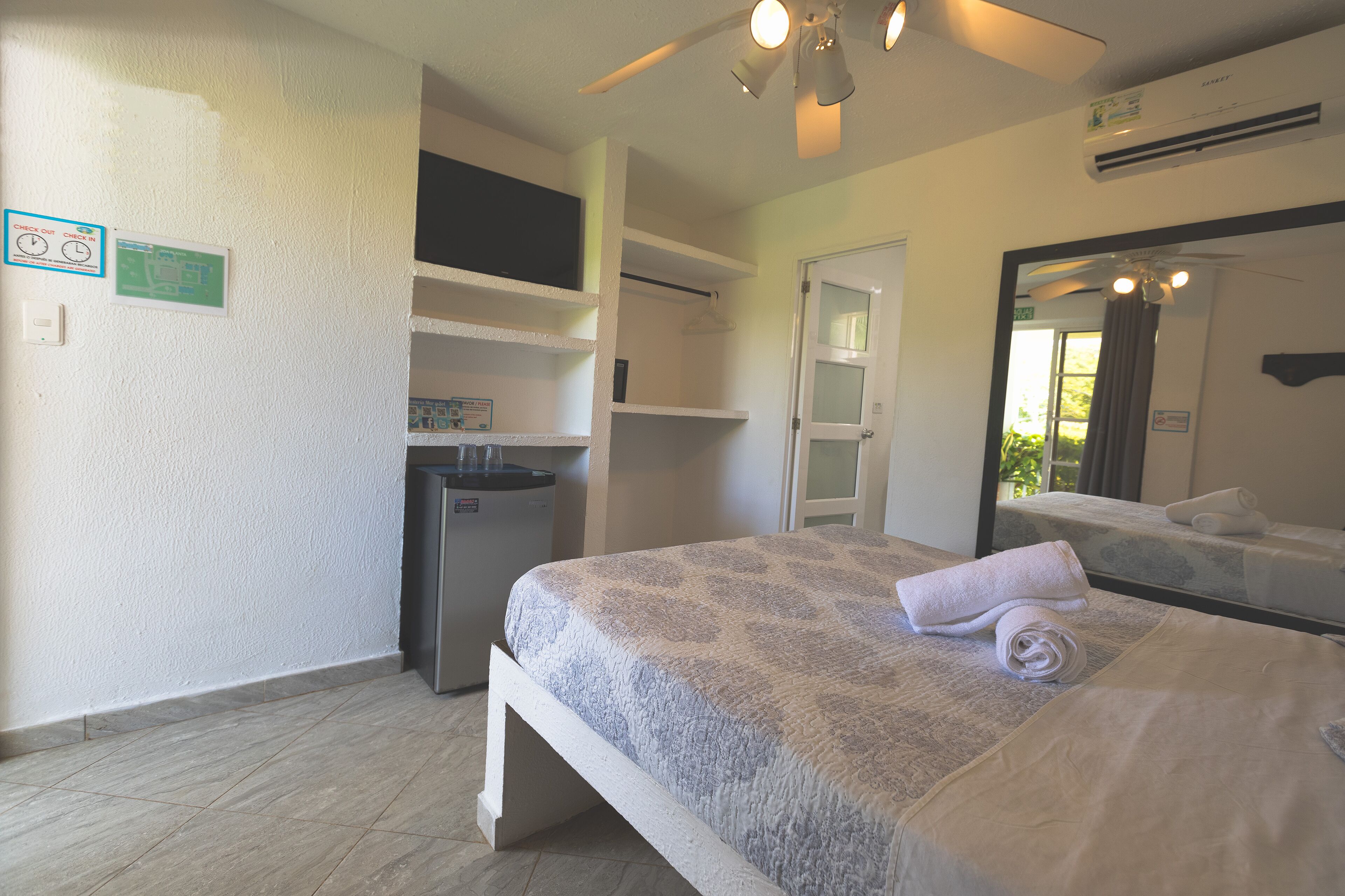 Coffres-forts dans les chambres, décoration personnalisée, draps fournis