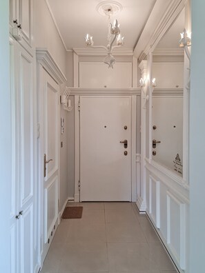 Family Studio Suite, Kitchenette, Courtyard View (With Garage) | In-room safe, iron/ironing board, free WiFi, bed sheets - Aleksander Apartament PREMIUM Sopot ul. Boh. Monte Cassino z garażem (Sopot)