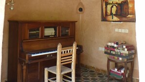 Interior entrance - Riad Timadrouine (Ouaklim)