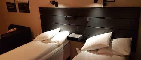 Double Room (140cm bed)