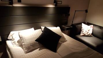 1 bedroom, desk, free WiFi, bed sheets