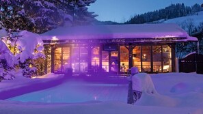 Sauna, hot tub, steam room, body treatments, aromatherapy