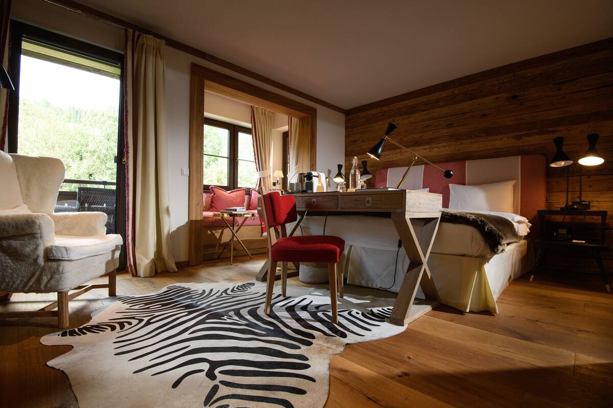 alpin deluxe | 1 bedroom, premium bedding, minibar, in-room safe