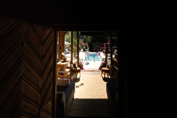 Sauna, hot tub, steam room, body treatments, aromatherapy