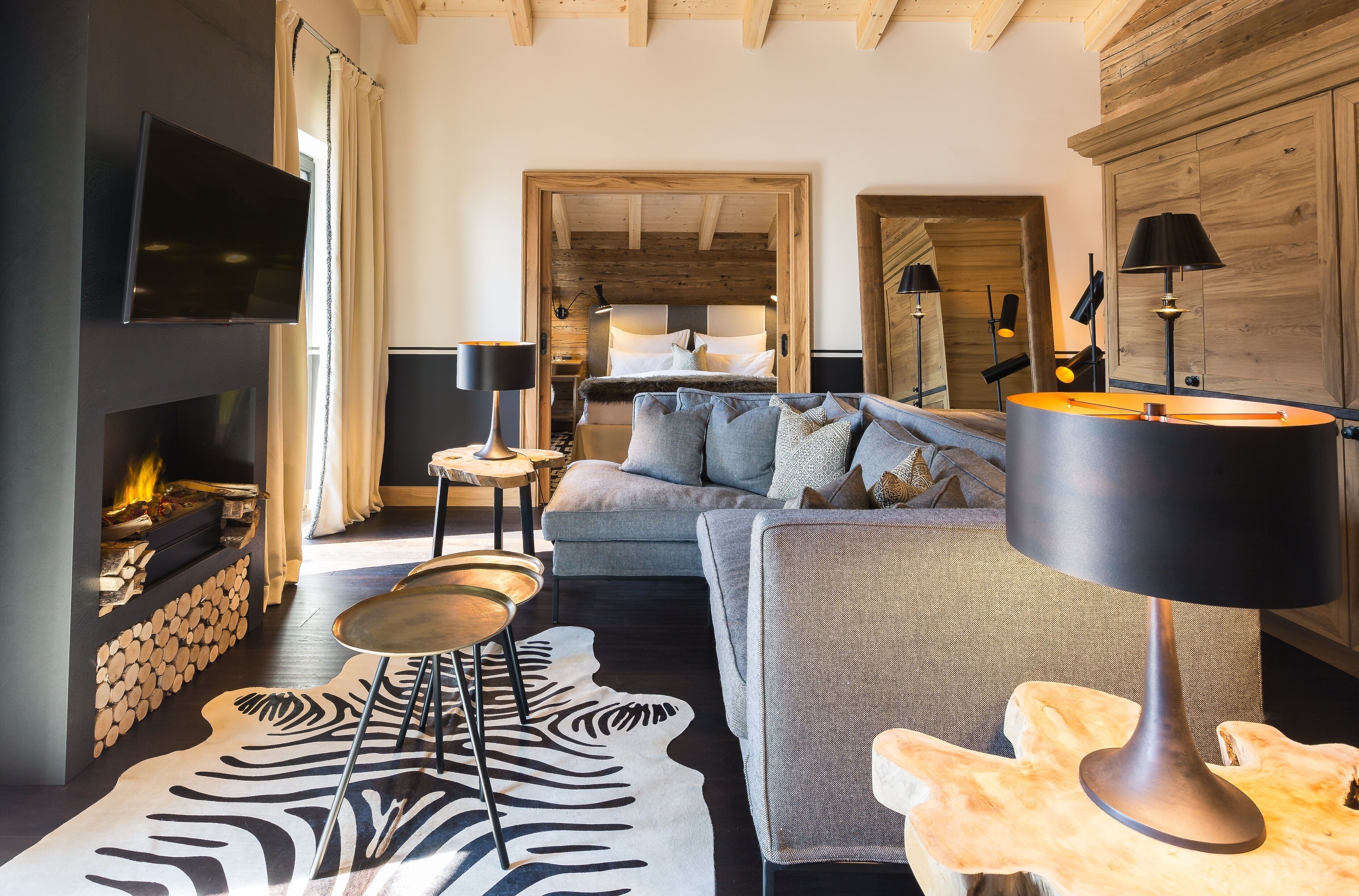 kaiser suite | living area | plasma tv